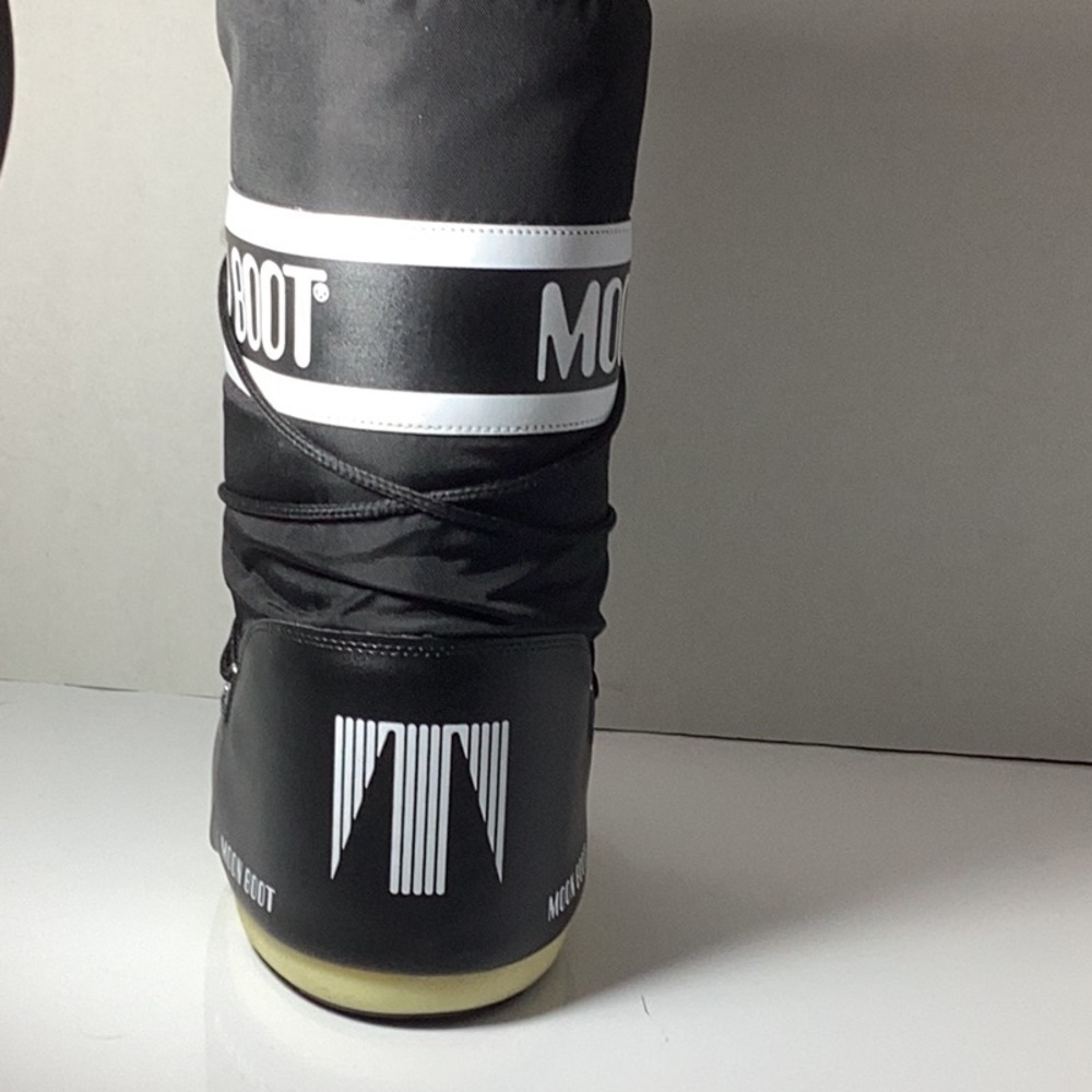 Moon Boot Black Snow Boots - Picture 7 of 13